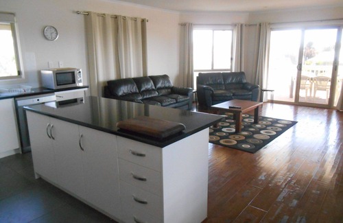 Port Vincent House | The Breezeway - Off Peak Special!