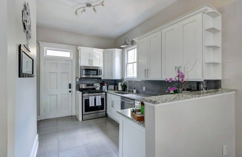 Historic District - North Apartment | The Broad House, Historic | Renewed | Cozy
