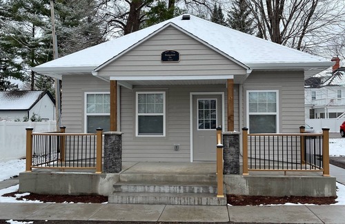 Eau Claire House | The Bungalow on State