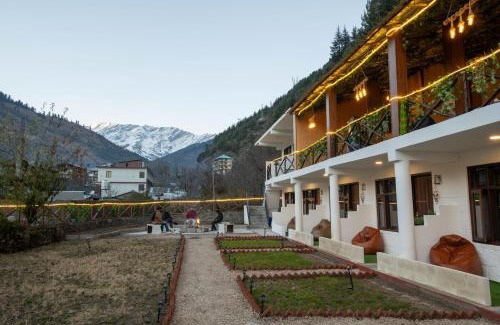 Bashisht Hotel | THE BUNK STREET