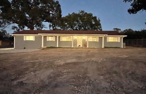 Nacogdoches House | The Burrows House located in The Pinewoods of Nacogdoches