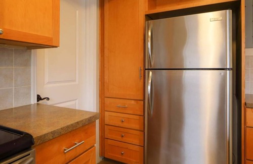 Royal Poinciana House | The Bush House - Premium Coastal Living for 4 - 2BR 1BA
