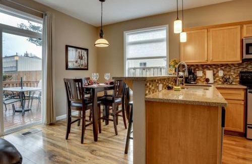 Troutdale House | The Buxton
