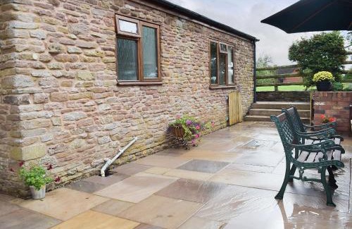 Little Cowarne House | The Byre