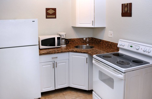 Wilton Manors Hotel | The Cabanas Guesthouse & Spa - Caters to Gay Men