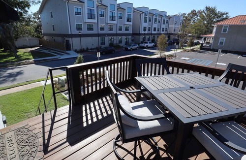 Midtown Apartment | The Cabin - 2 Br 1 Ba Apt Near Downtown
