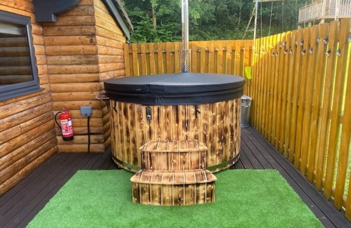 Bridgend Cabin | The Cabin at Ffos Farm
