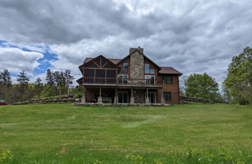 Necedah Cabin | The Cabin at The Land of the Yellow River Rentals