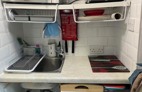 Borrowash Apartment | The Cabin, A cosy compact private detached converted outbuilding + Hot Tub
