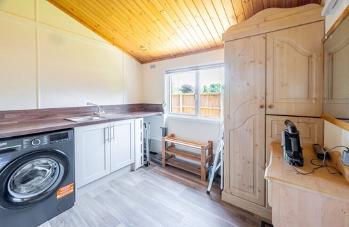 Aldborough Apartment | The Cabin | Sleeps up to six | Gardens | Aylsham