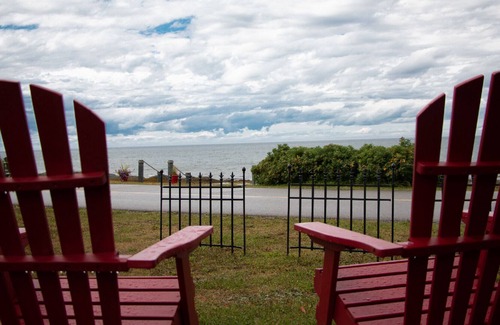 Pointe-au-Pere Ski Chalet | The Cabines du Phare are located in Rimouski by the sea. They are composed of te