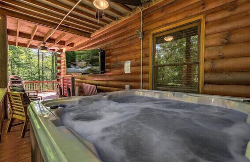 Foxfire Estates House | The Caddy Shack/Mini Golf, Hot tub, Arcades