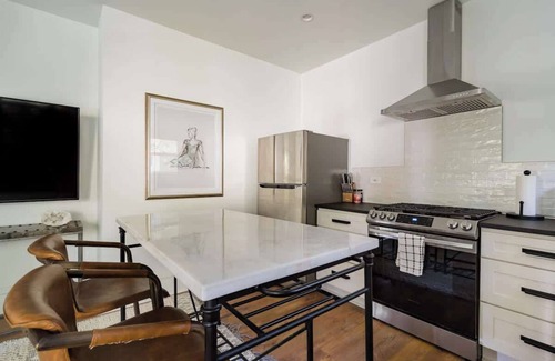 Uptown Apartment | The Calin Suite - Posh Local Boutiques & Eateries