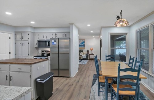 Lake Murray of Richland House | The Cardinal's Nest | Sleeps 9 | Close In