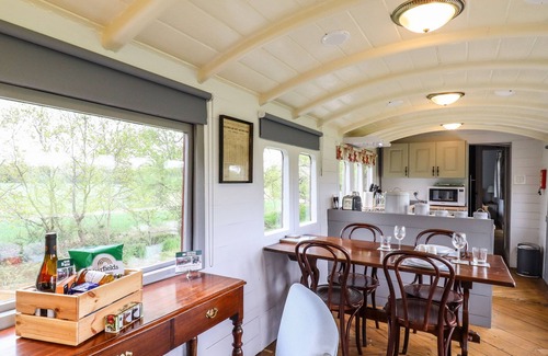 Pattiswick Cottage | THE CARRIAGE AT HIGH BARN HERITAGE, with a garden in Halstead