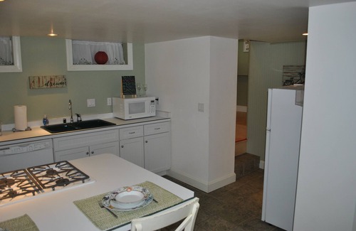 Bayfield Condo | The Carriage House Sleeps 4. Downtown Bayfield! Walk to everything!