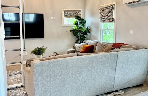 Eufaula Apartment | The Cart House Sleeps 6 Golf Cart Included