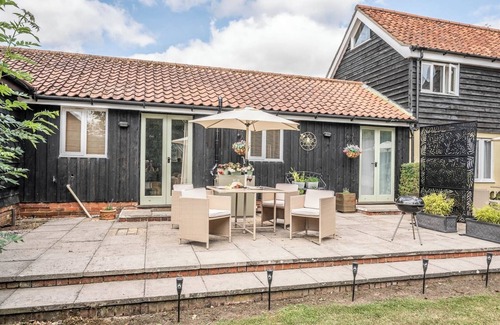 Framlingham House | The Cartlodge at Boundary Farm, Framlingham
