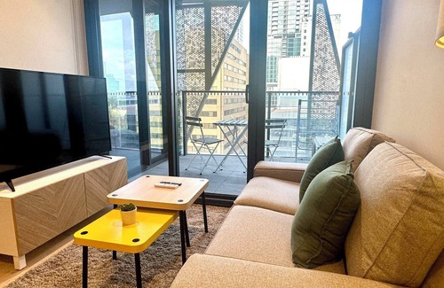 Adelaide Central Business District Apartment | "The Cedar" in the heart of CBD/Realm 1 BR Apt/Wi-Fi/Gym