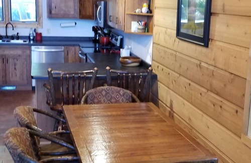 Lake Tomahawk Cabin | The Cedar Lakehouse - on beautiful Gilmore Lake