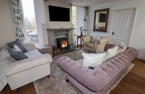 Dol-y-Gaer Cottage | THE CHAPEL, pet friendly, character holiday cottage in Pontsticill