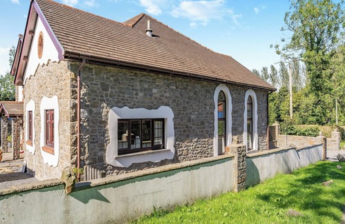 Llandeilo Cottage | The Chapel - UK45104