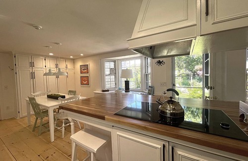 West Barnstable House | The Charm of Old Cape Cod * Beach Pass *Jacuzzi