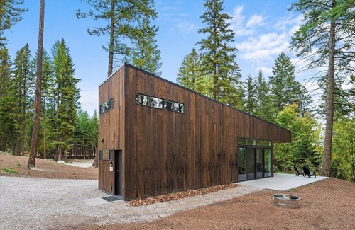Lakeside Cabin | The Clark Fork at Stoner Creek Cabins