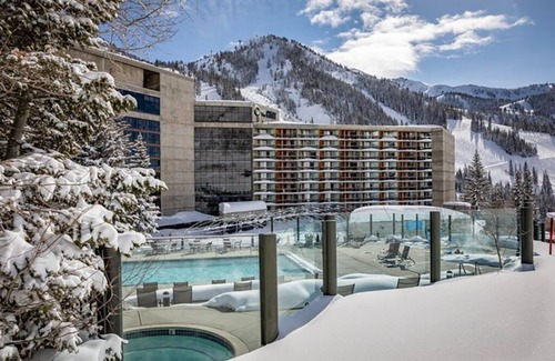 Salt Lake Mountain Resorts Condo | The Cliff Club, Snowbird Utah 2 Bedrm 3 baths Pinnacle Condo with WM/D