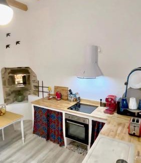 Porto do Barqueiro House | The Cliffs - La Maison du Puits