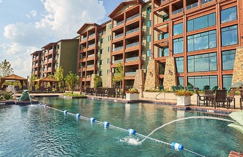 Ridgedale Villa | The Cliffs of Long Creek - Table Rock Lake, Experience a Big Cedar 4th of July.
