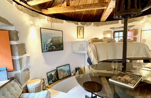 Porto do Barqueiro House | The Cliffs - The Painted Mill