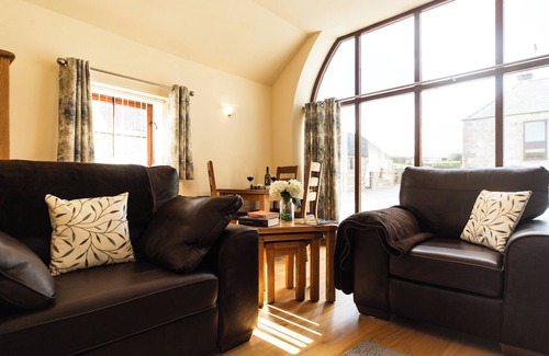 Newton Grange Cottage | The Coach House - access to High Peak Trail, Explore, Autumn Colour's & Scenery