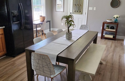 Bolton House | The Coastal Midpoint-A Short Drive to NC Shores
