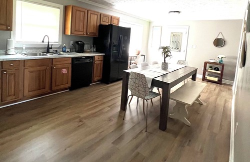 Bolton House | The Coastal Midpoint-A Short Drive to NC Shores