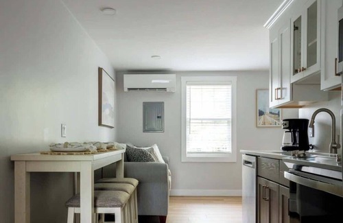 Newport House | The Coastal Suite Sum