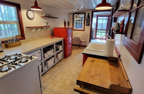 Mears Cottage | The Coke Cottage - Only one mile from the sand dunes!