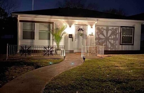 Dillard House | The Colvon Cottage New Orleans