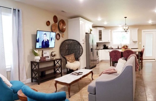 Columbia House | the COMO experience- luxury retreat