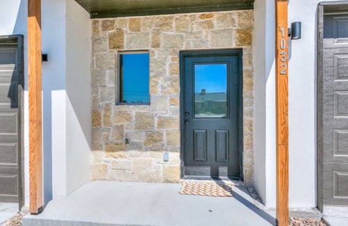 San Angelo House | The Concho - 3 BR - 2.5 BA