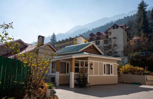 Old Manali Hotel | THE CONIFER