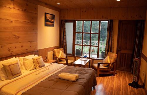 Old Manali Hotel | THE CONIFER