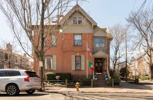 Mill River Condo | The Consulate Garden, New Haven