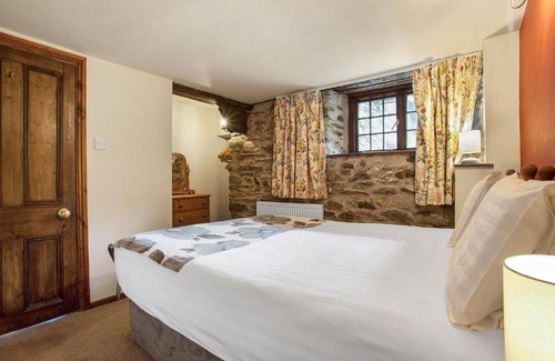 Coniston House | The Coppermines Mountain Cottages - Sawyers, Carpenters, Millrace, Sleeps 18