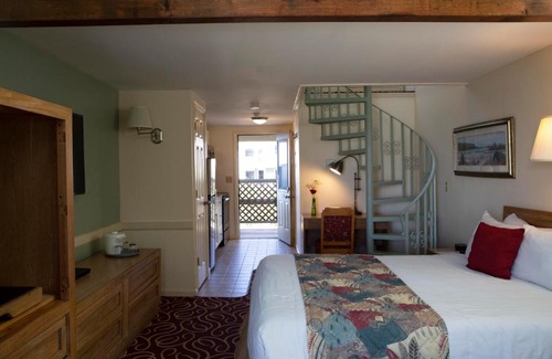 Dennis Port Hotel | The Corsair & Cross Rip Oceanfront