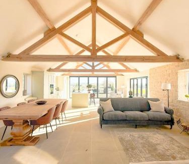 Shipston on Stour House | The Cotswold Barn