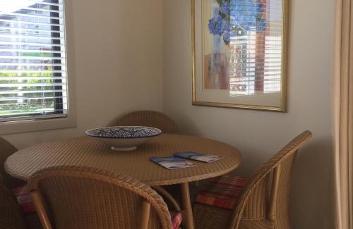 Point Wells Apartment | The Cottage at 95a - self contained, quiet and peaceful