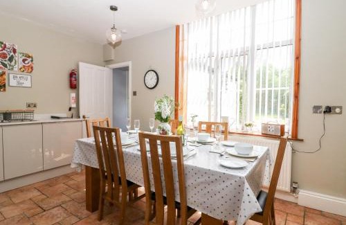 Broadway House | The Cottage at Broadway