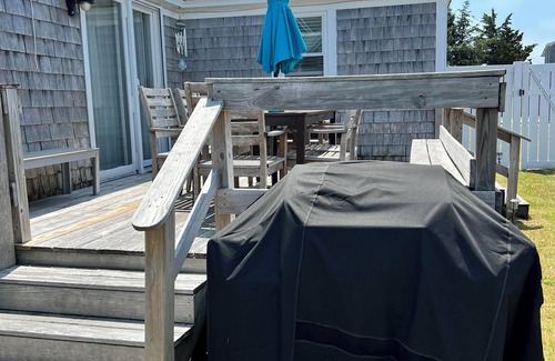 Centerville Cottage | The Cottage at Craigville Beach