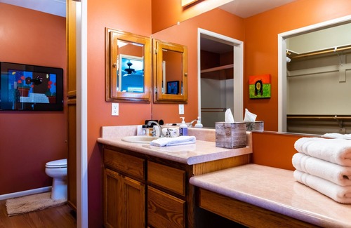 Paso Robles House | The Cottage at Loving Farm-A Vegan Sanctuary for Animal Lovers!